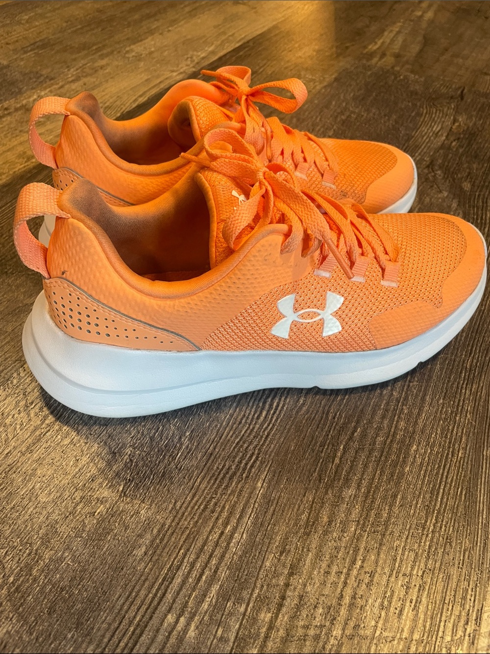 Under Armour Women’s Coral Orange Athletic Running Shoes - Picture 5 of 8